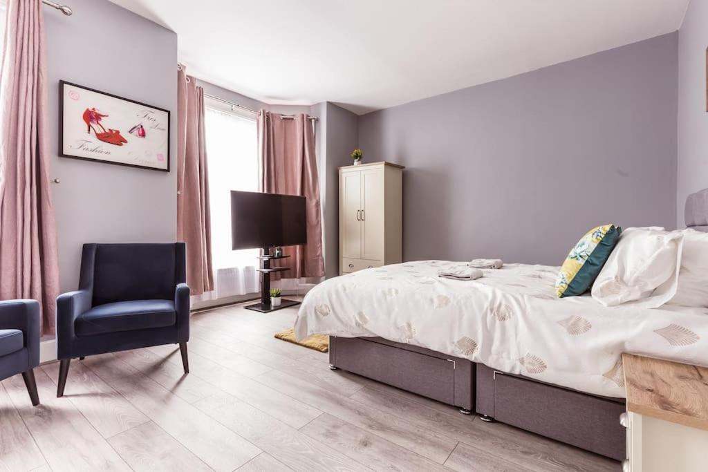 4 Bedroom House, 2 Min Walk From Station لندن المظهر الخارجي الصورة