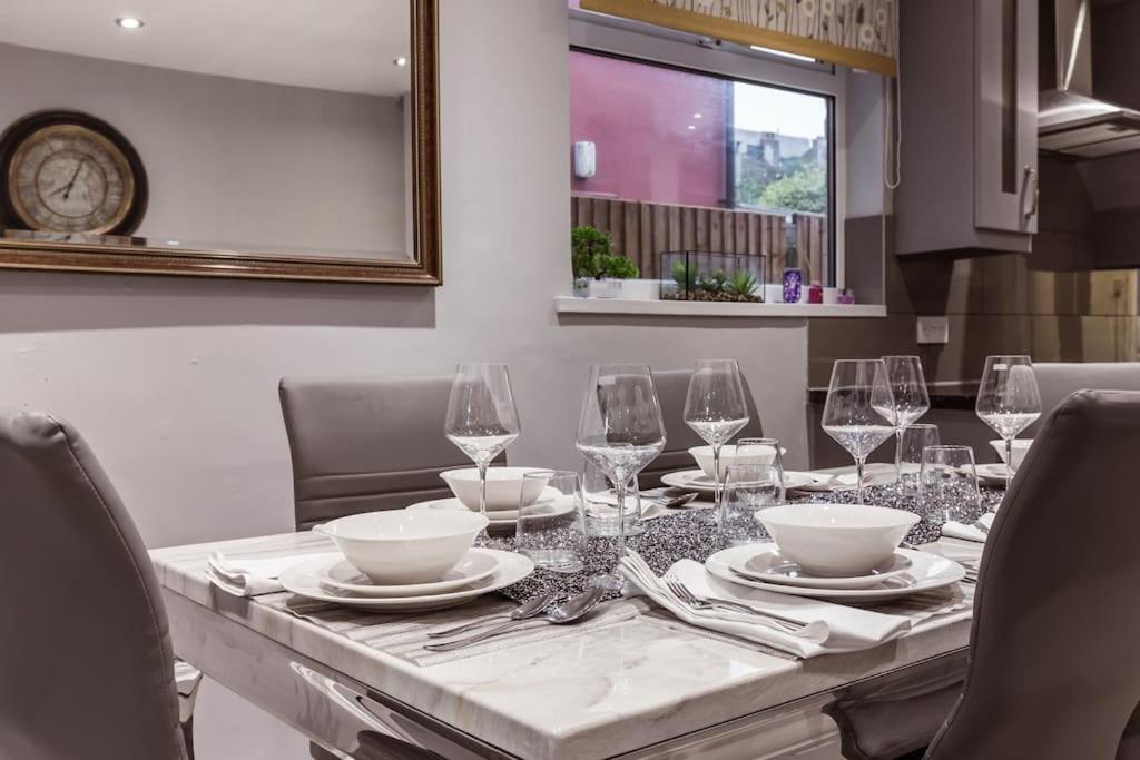 4 Bedroom House, 2 Min Walk From Station لندن المظهر الخارجي الصورة